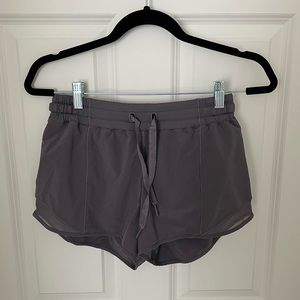 EUC Lululemon Hotty Hot Tall Shorts Grey Purple Size 6 Tall!